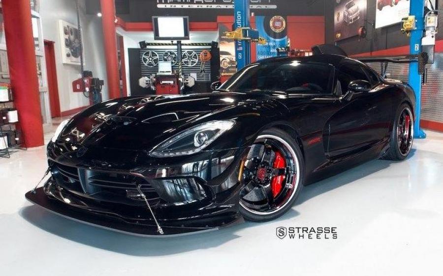 Dodge Viper ACR on Strasse Wheels (S5 Signature Series) '2018